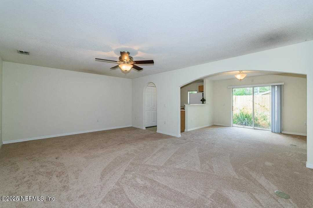 10550 Autumn Trace Road - Photo 4 of 28
