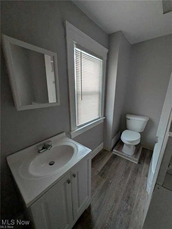 1733 Robindale Street #UP - Photo 4 of 10