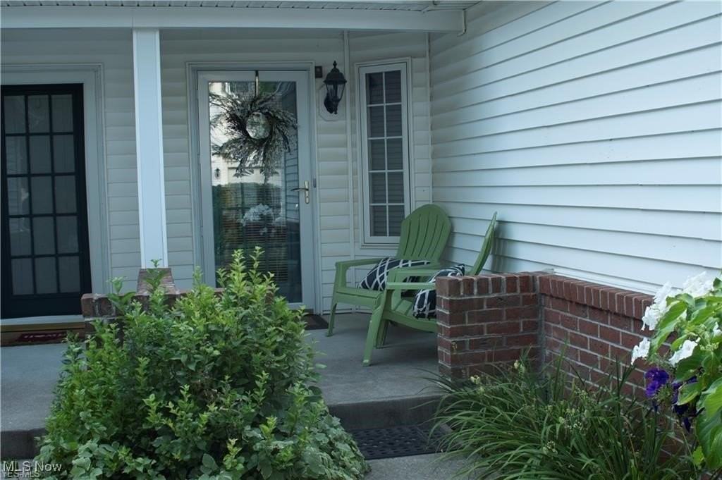 2042 West Reserve Circle - Photo 2 of 11