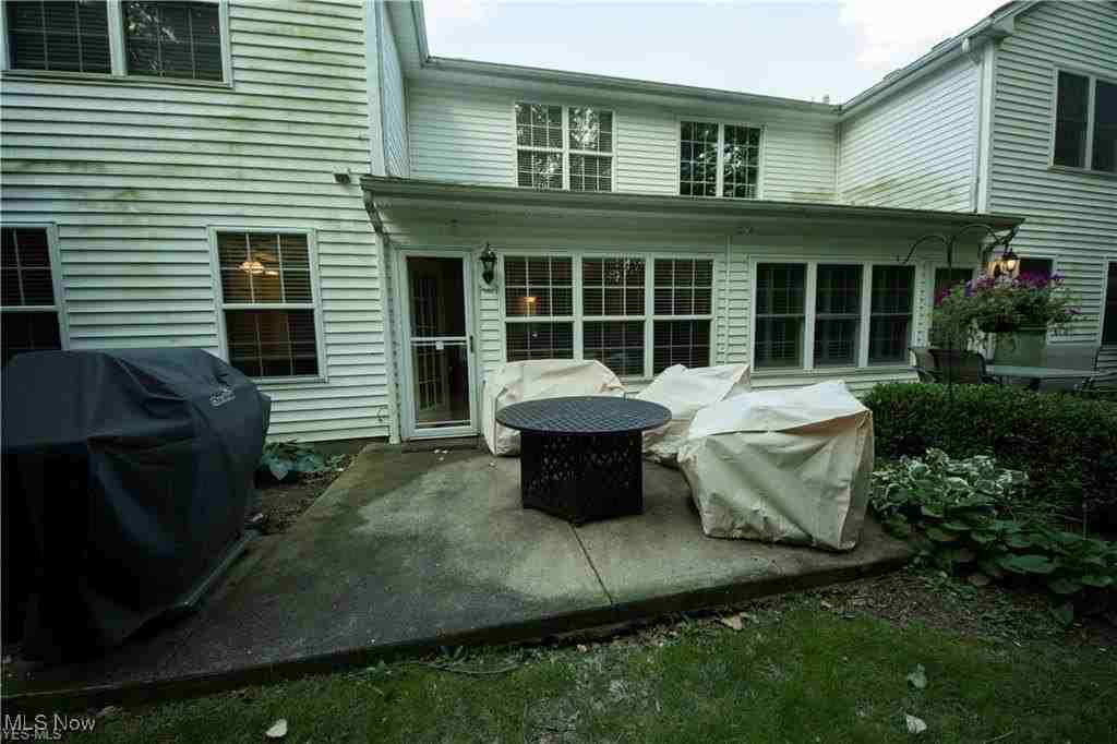 2042 West Reserve Circle - Photo 3 of 11