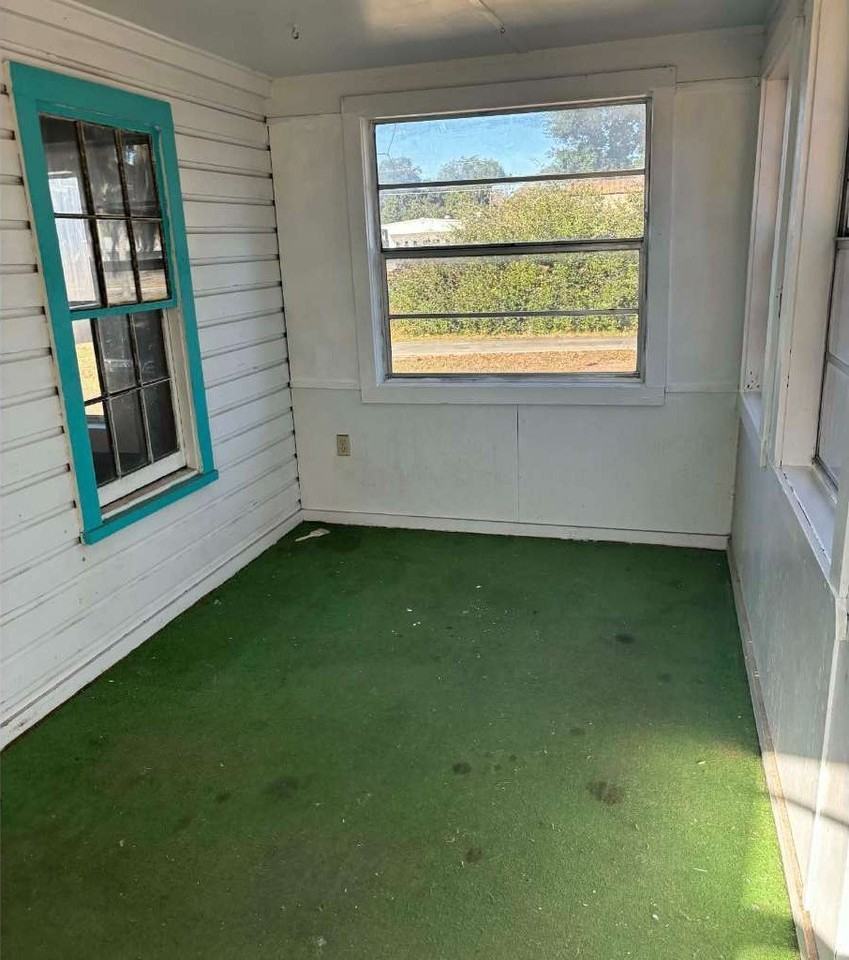 136 Southeast Craig Avenue - Photo 2 of 12