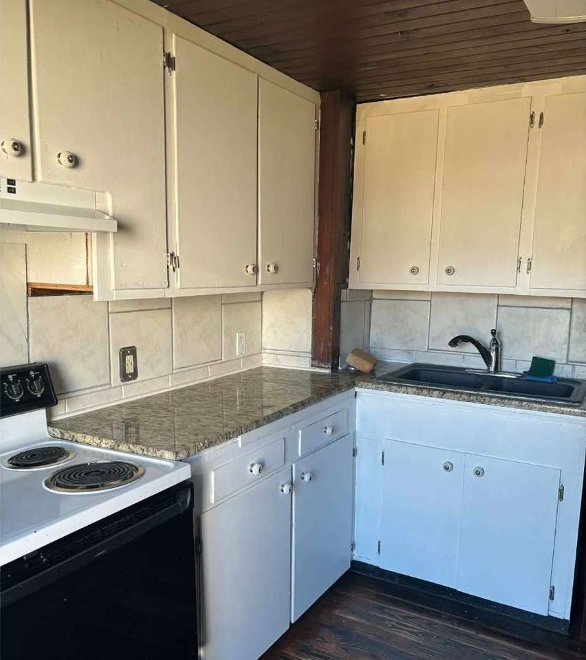 136 Southeast Craig Avenue - Photo 5 of 12