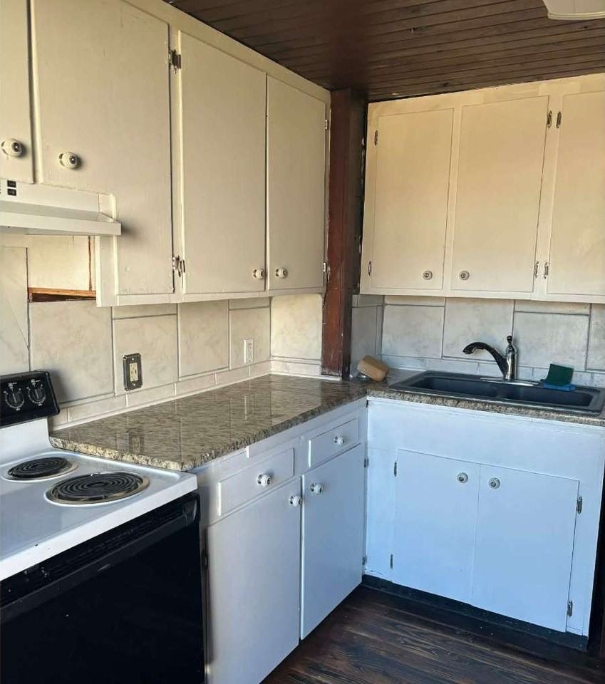 136 Southeast Craig Avenue - Photo 6 of 12