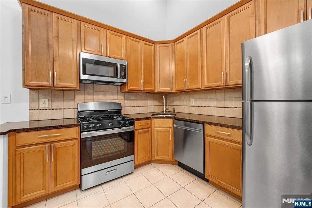 581 Holly Court - Photo 7 of 21