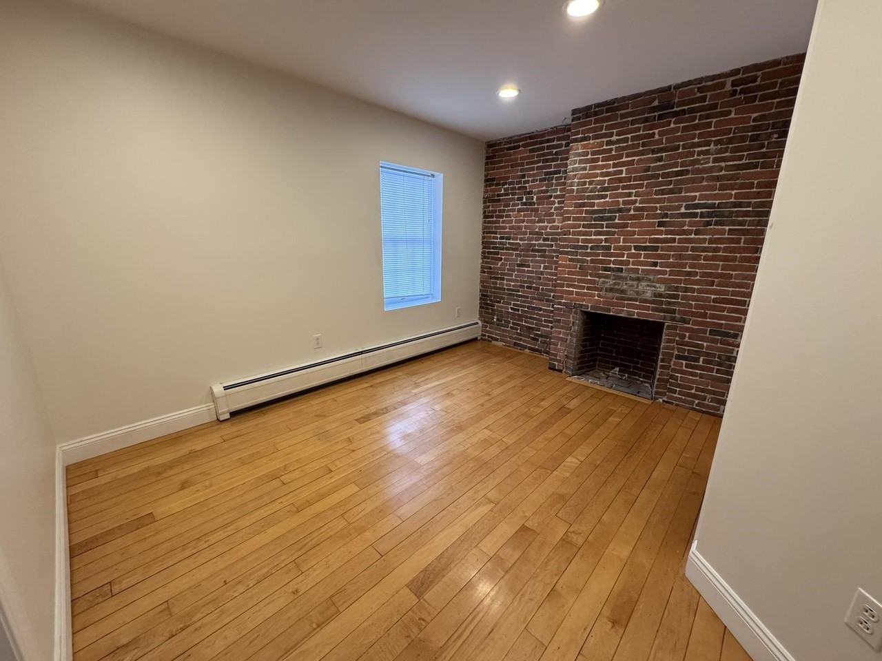 105 W Merrimack St #2 - Photo 5 of 11