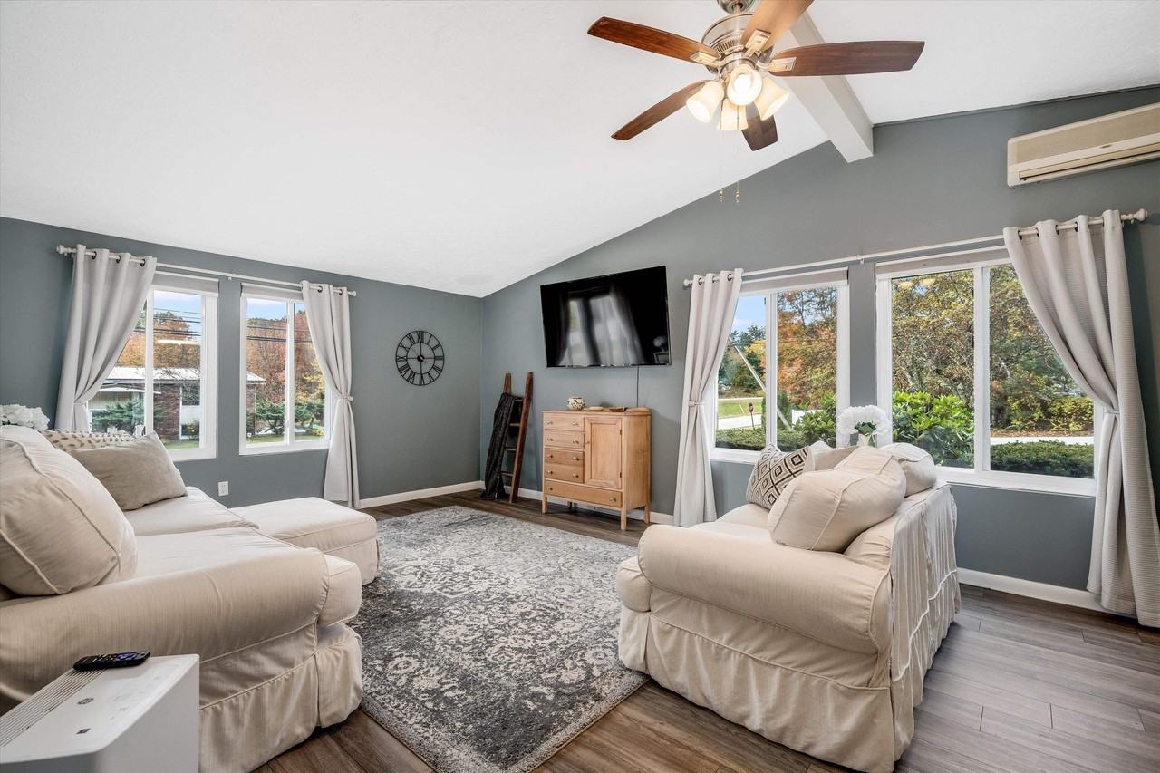 1 Johns Drive - Photo 3 of 24