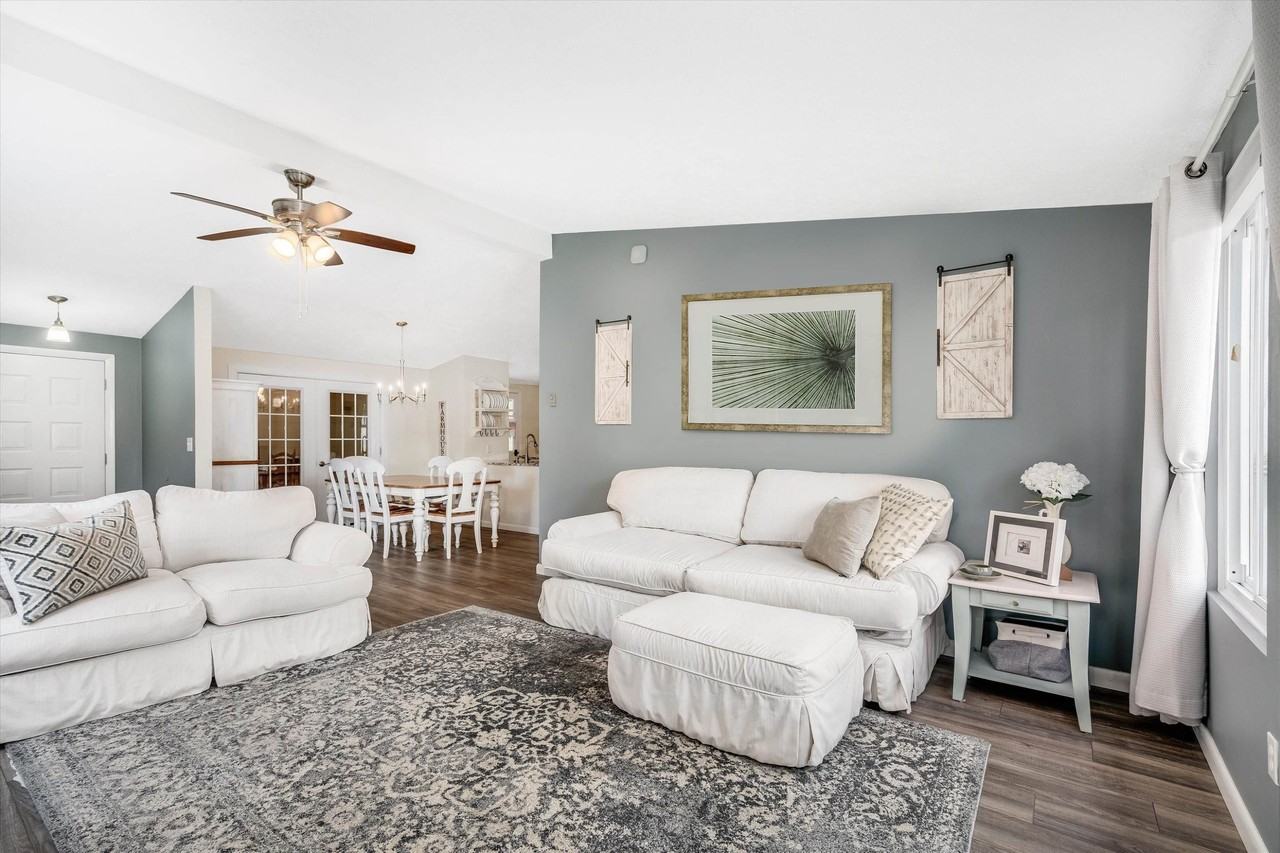 1 Johns Drive - Photo 4 of 24