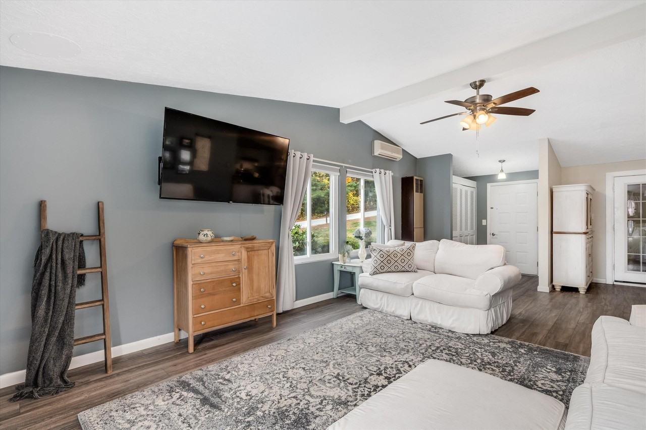 1 Johns Drive - Photo 5 of 24