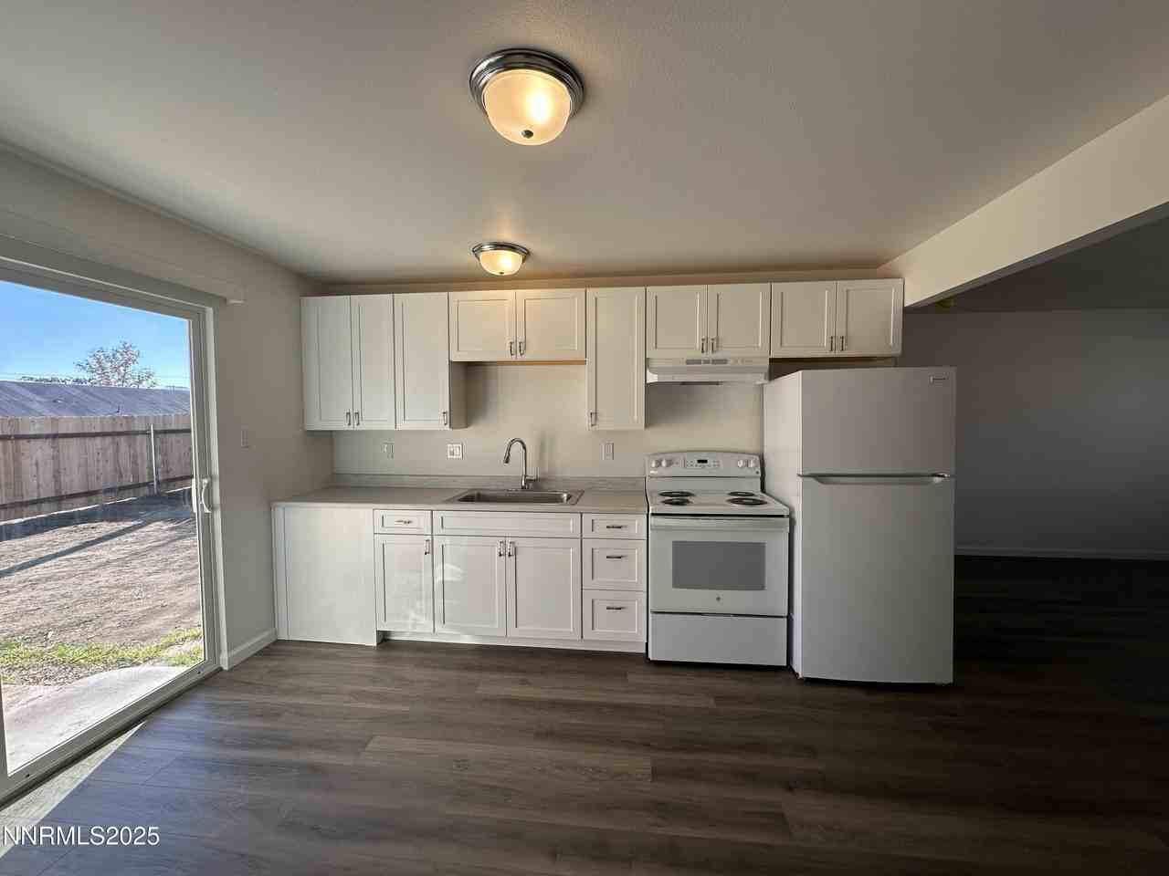 2370 Orange Ln - Photo 7 of 16