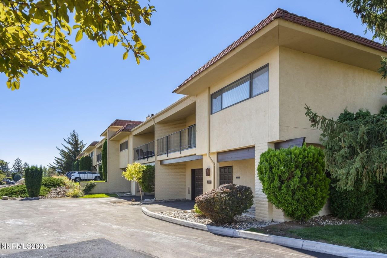 3447 Skyline Boulevard - Photo 2 of 27