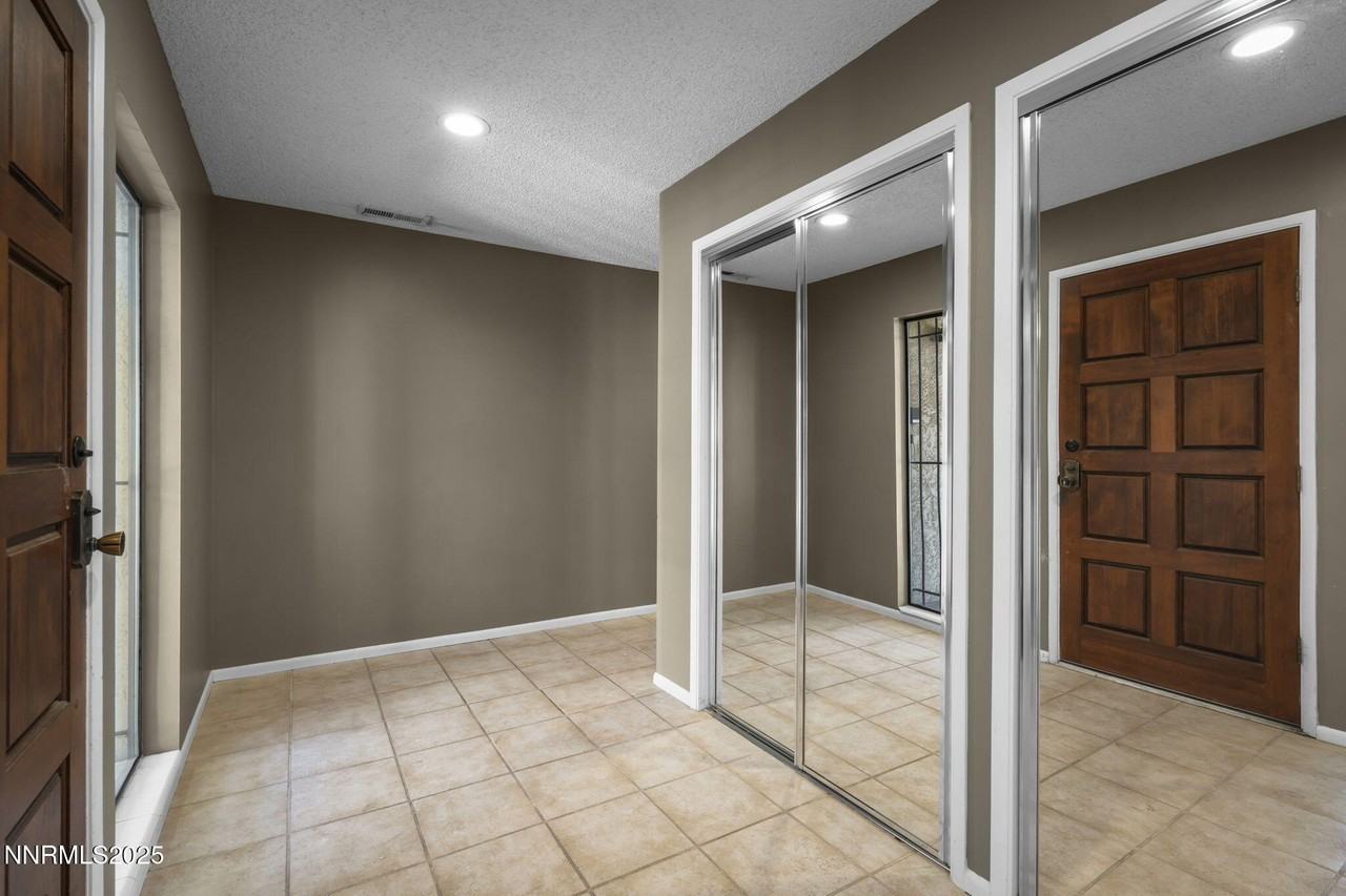 3447 Skyline Boulevard - Photo 4 of 27