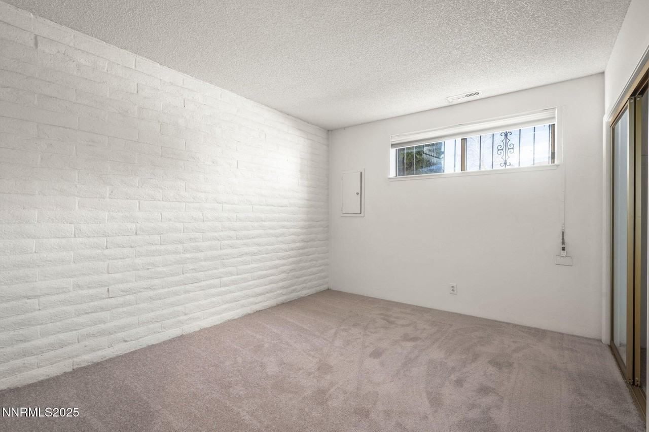 3447 Skyline Boulevard - Photo 6 of 27