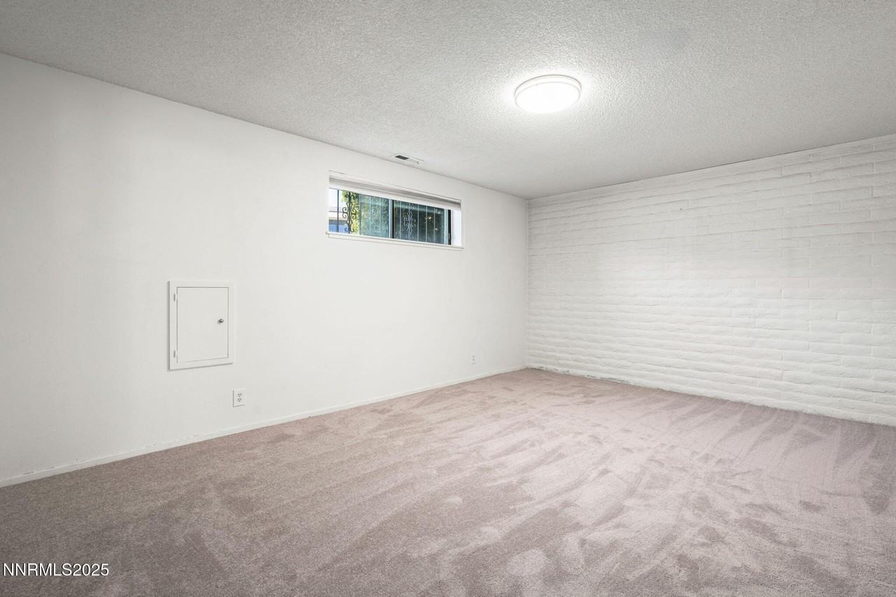 3447 Skyline Boulevard - Photo 7 of 27