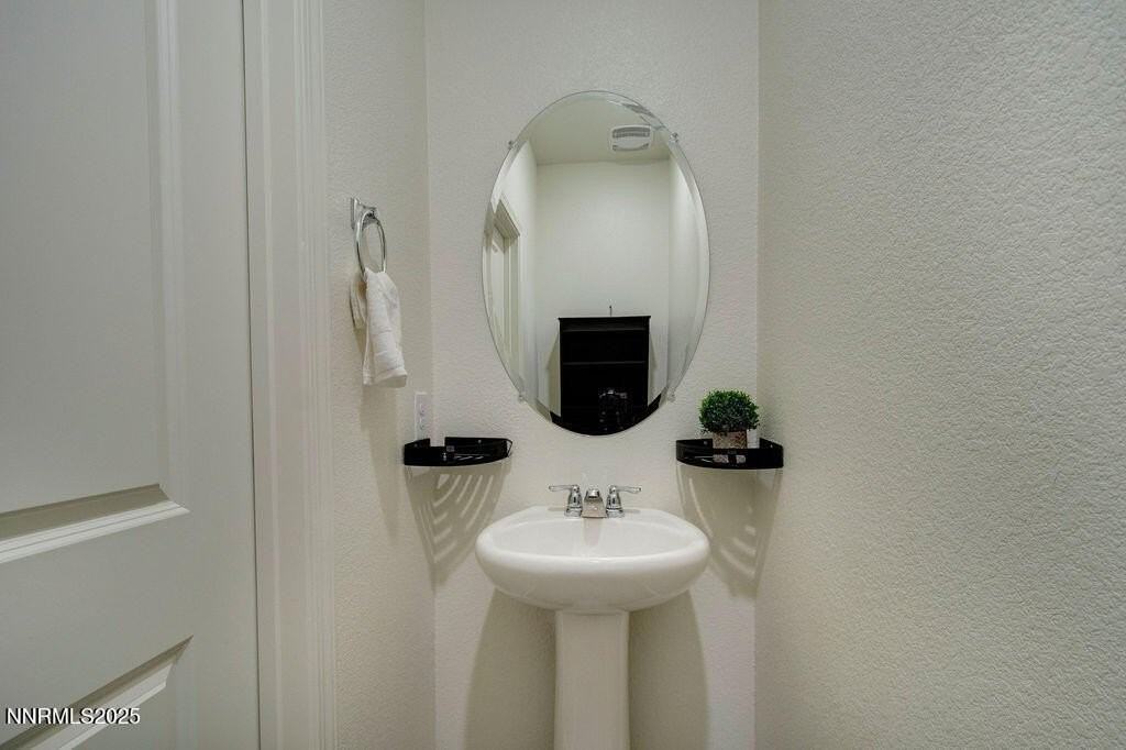 604 Selene Moon Street - Photo 7 of 40