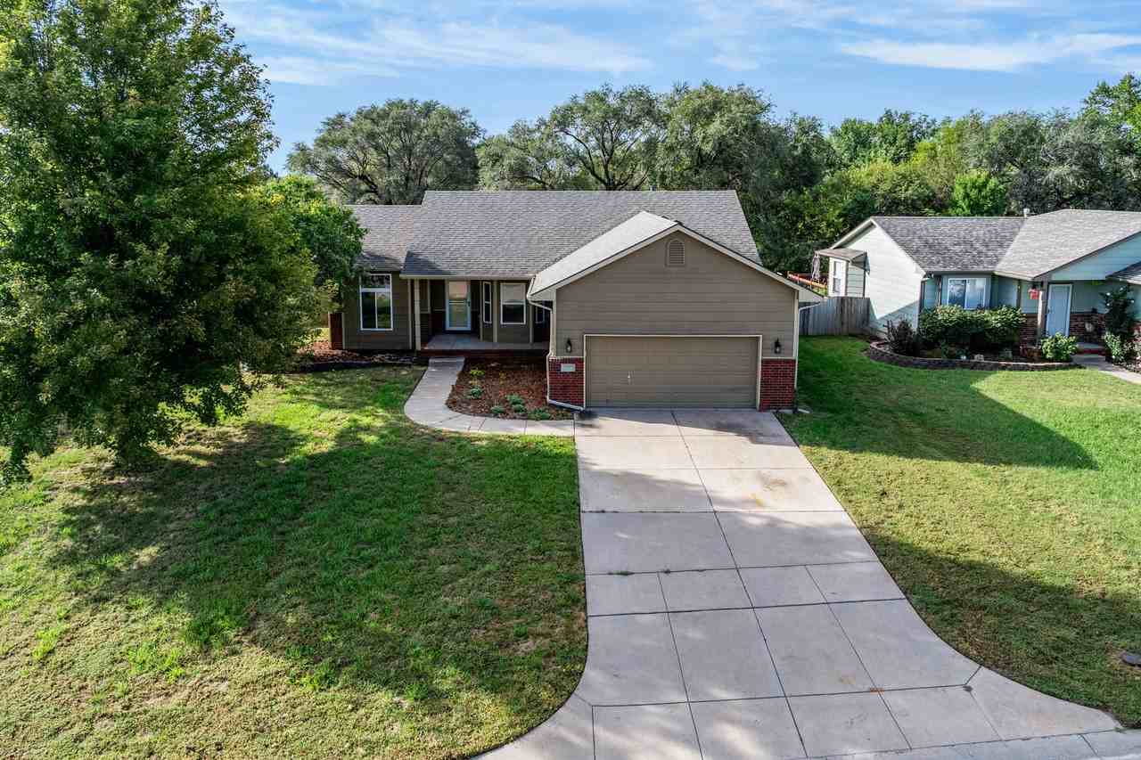 11907 W Jewell St #1 - Photo 3 of 40