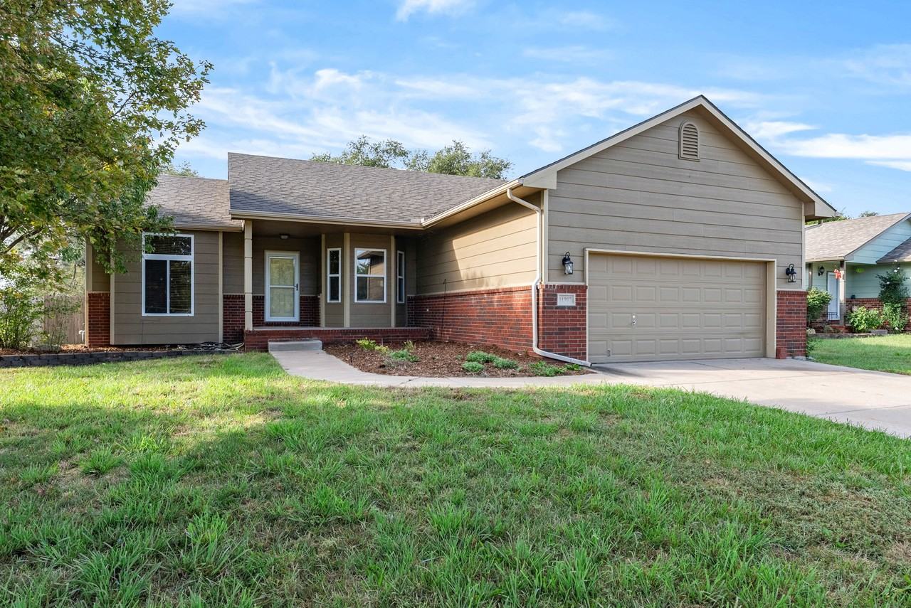 11907 W Jewell St #1 - Photo 7 of 40