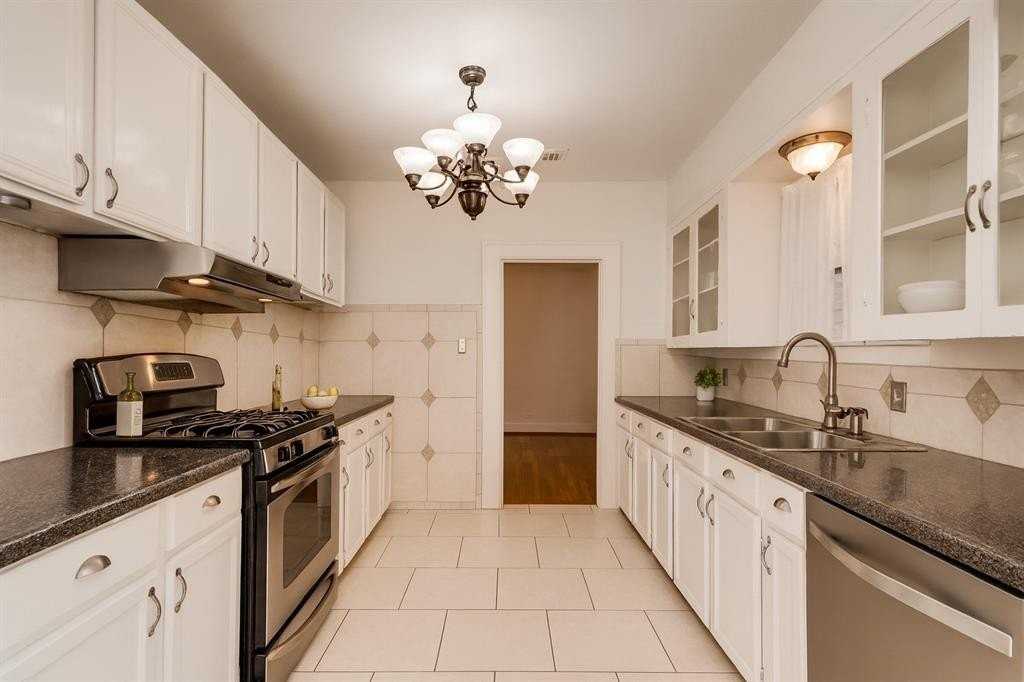 6155 Richmond Avenue - Photo 6 of 28