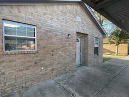 featured image of 121 Cambridge Dr #1