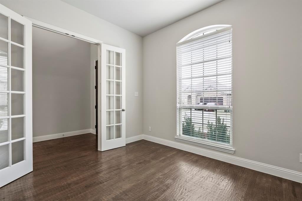 4333 Falcon Lane - Photo 4 of 35