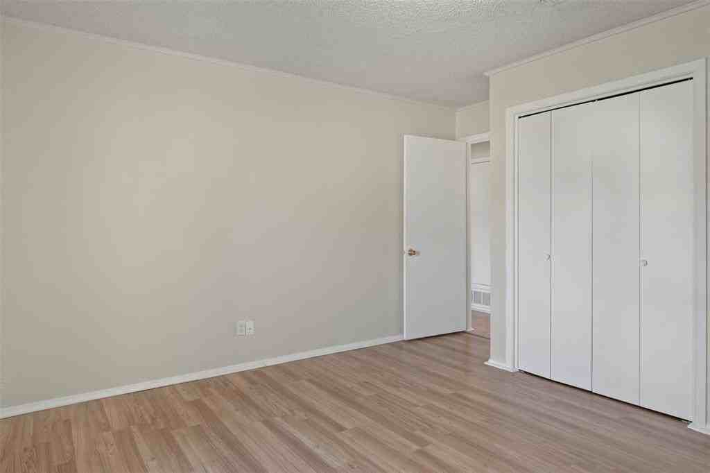 3718 W Rochelle Rd - Photo 4 of 29