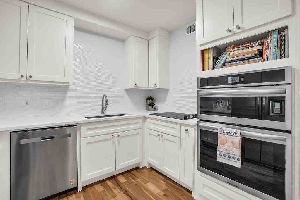 3701 Turtle Creek Blvd #5H - Photo 5 of 29