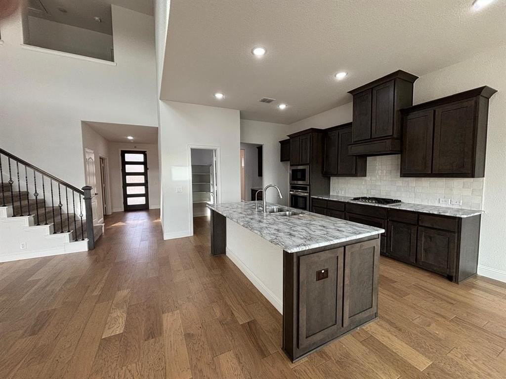 1080 Canuela Way - Photo 4 of 30