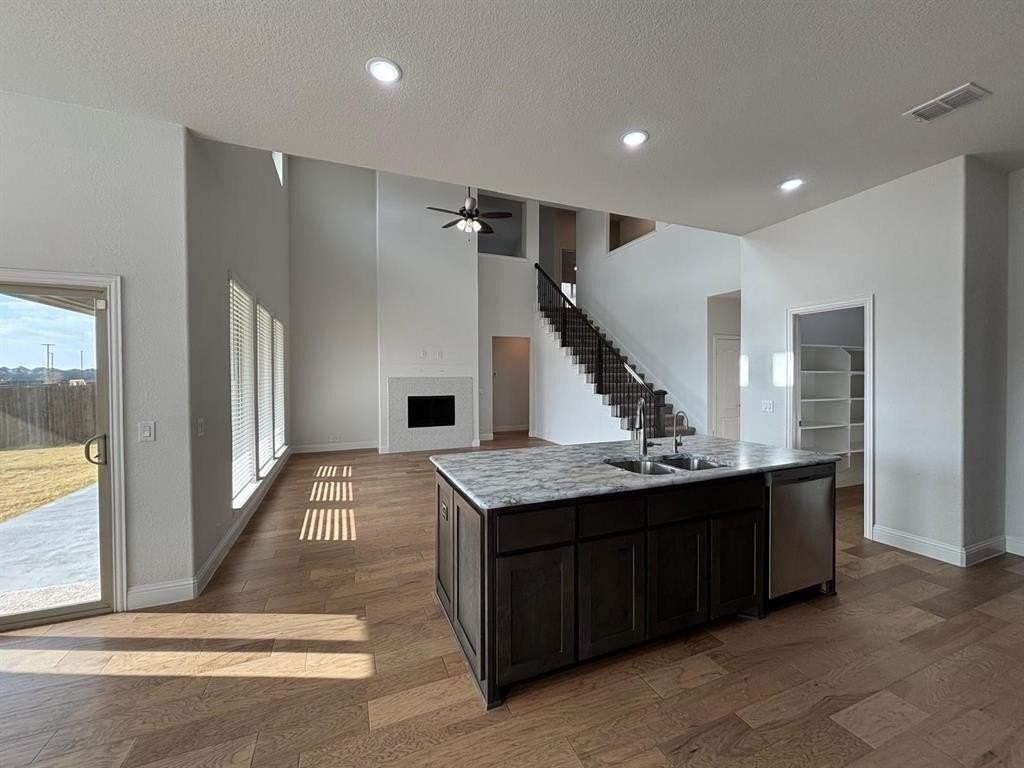 1080 Canuela Way - Photo 6 of 30