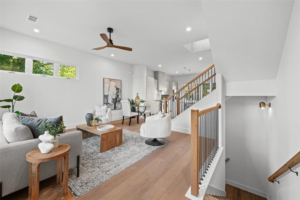 1514 Holly Ave - Photo 4 of 21