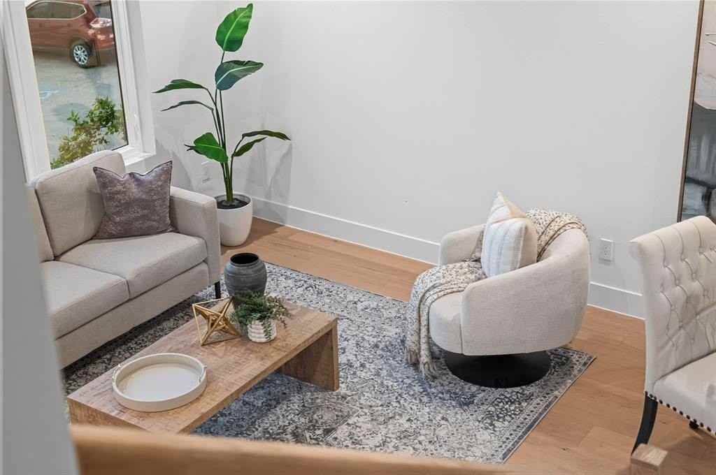 1514 Holly Ave - Photo 7 of 21