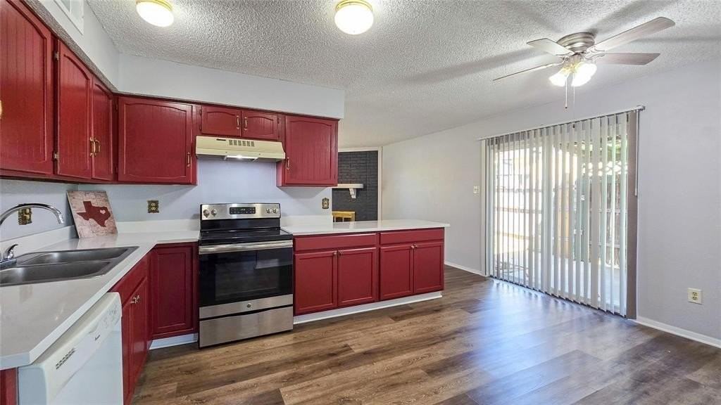 1526 Toyah Creek Ln - Photo 6 of 10