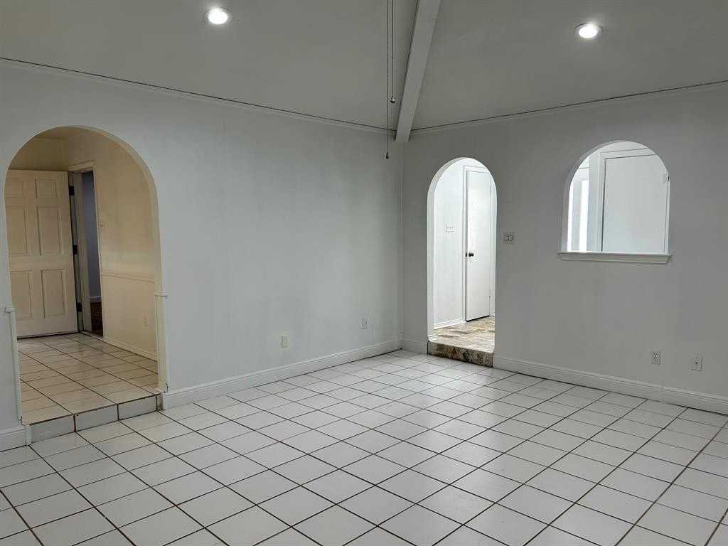 1709 Vicksburg Drive - Photo 7 of 25