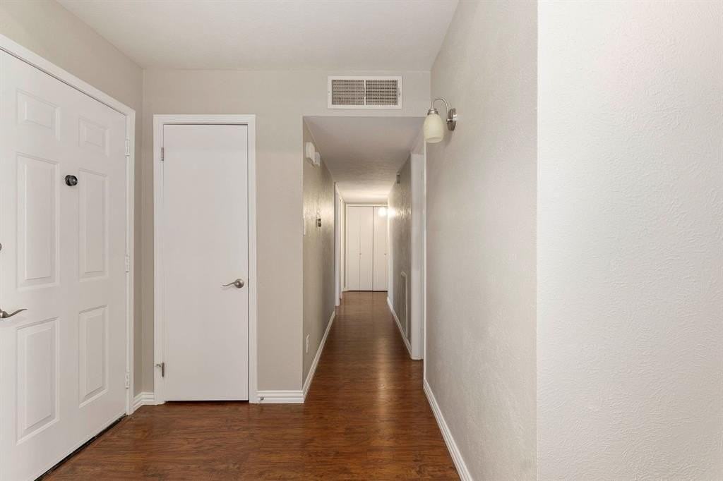 4248 Ireland Dr - Photo 4 of 30