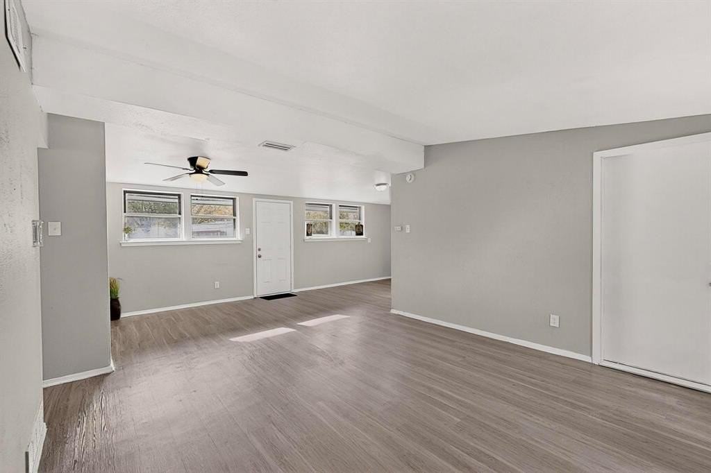 534 Henderson Circle - Photo 5 of 12