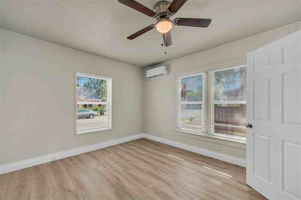 305 Nw 23rd St #201 - Photo 2 of 12