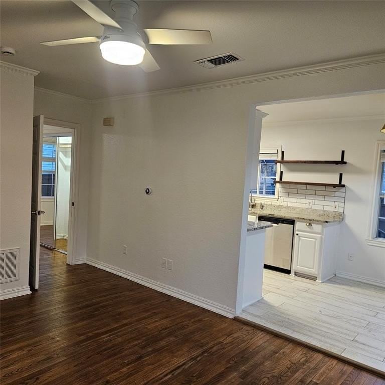 307 North Bradley Street #B - Photo 3 of 24