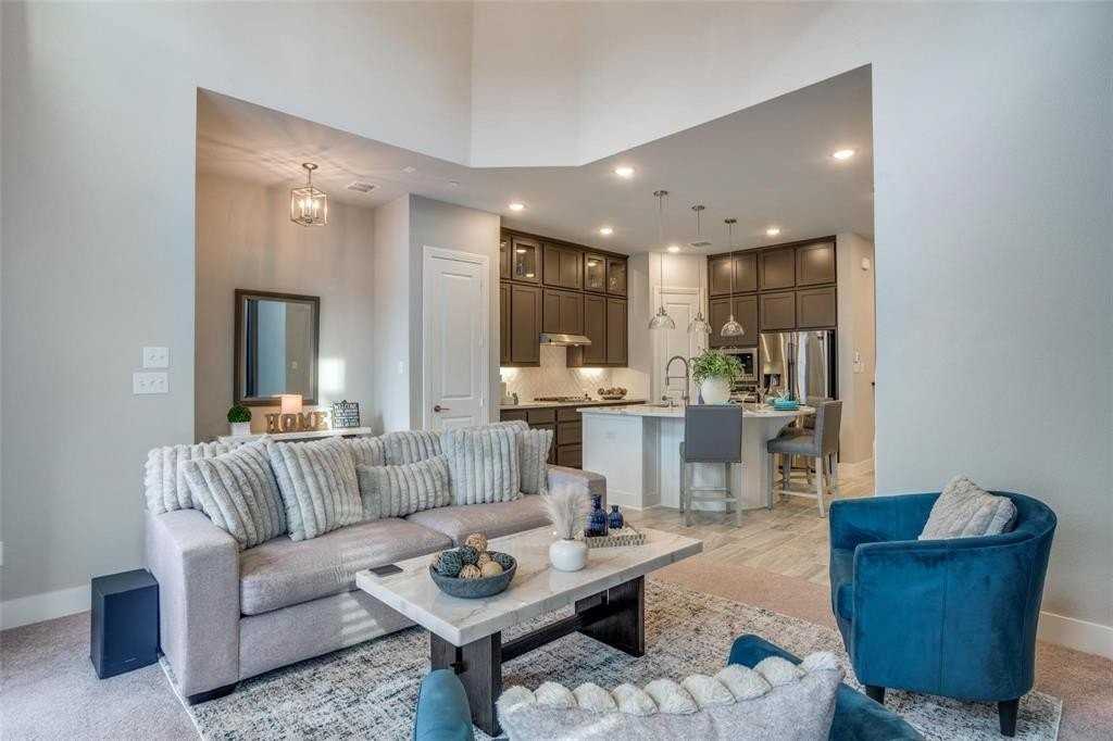 409 Somerville Dr - Photo 2 of 28