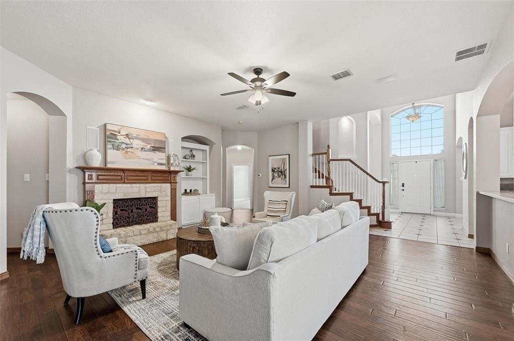 2085 Club Lake Circle - Photo 2 of 19