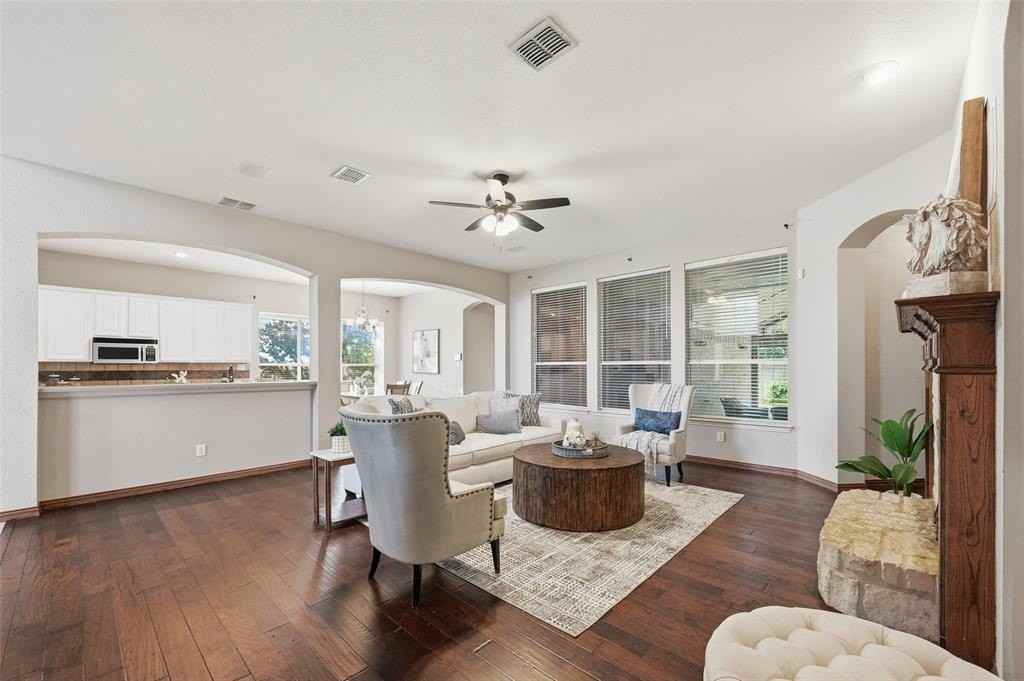 2085 Club Lake Circle - Photo 4 of 19