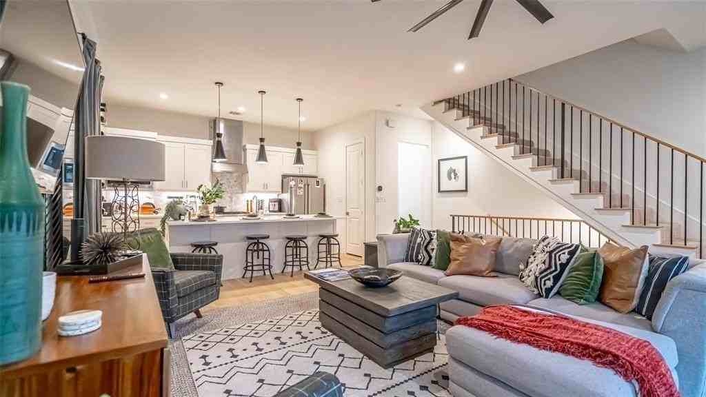 694 West Main Street - Photo 4 of 20