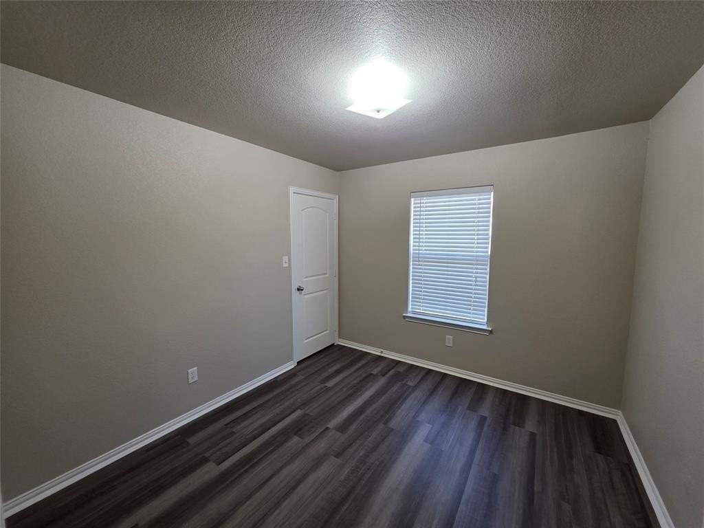 145 N Meadows Drive N - Photo 3 of 7