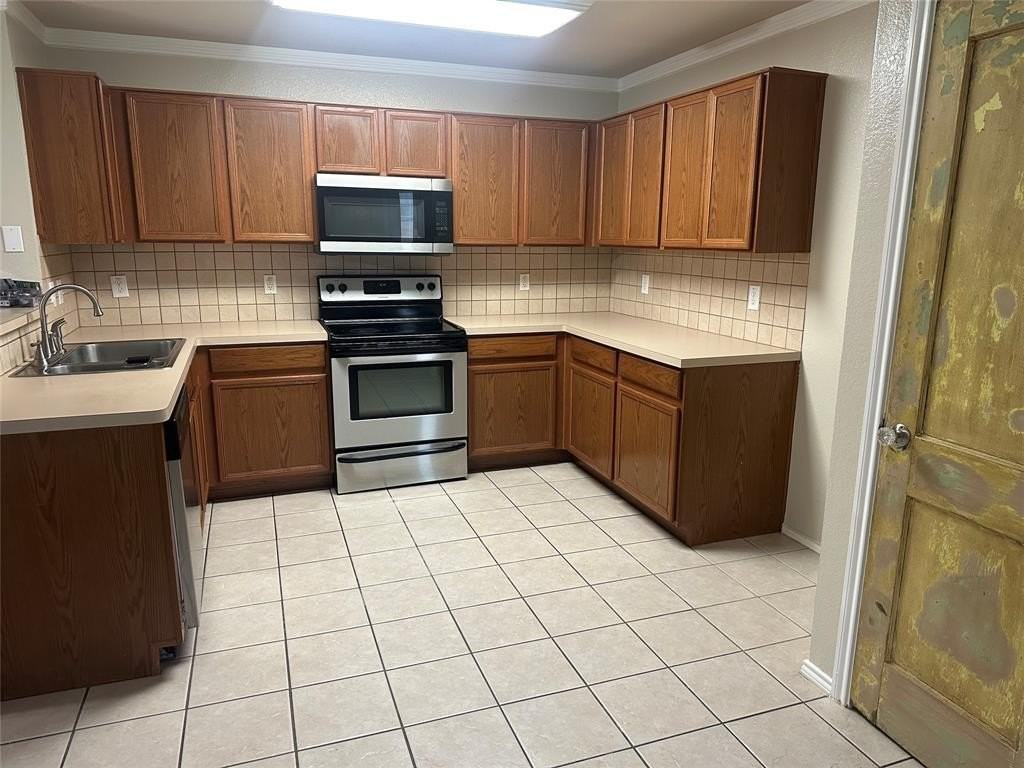 114 Angelina Dr - Photo 7 of 21