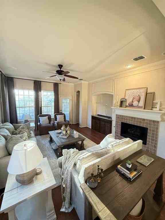 300 Eastland Drive - Photo 6 of 21