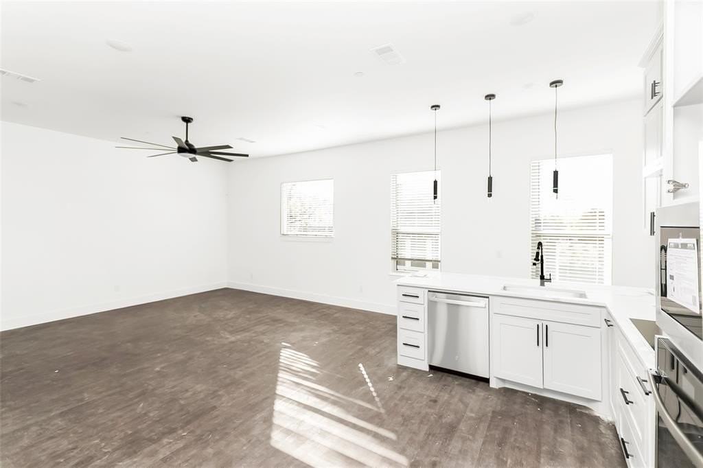 1101 Poindexter St #A2 - Photo 7 of 40
