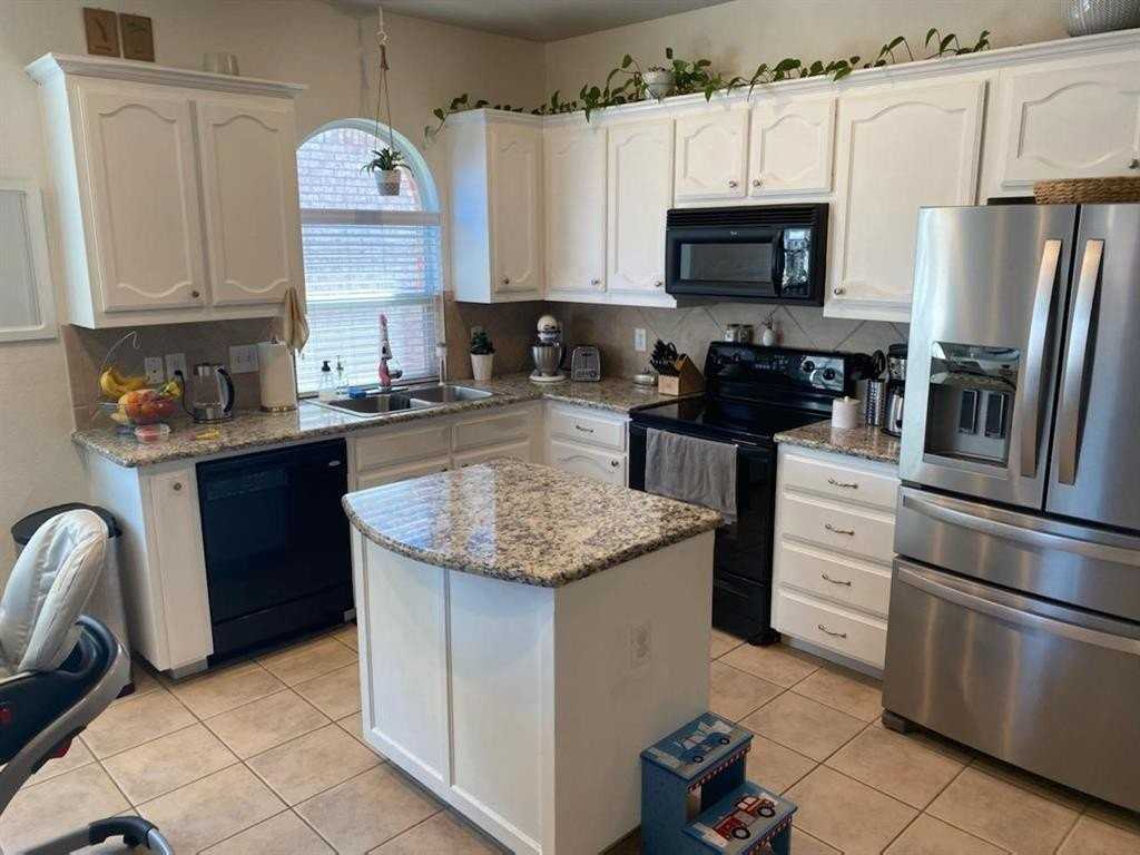 3817 Summersville Lane - Photo 3 of 18