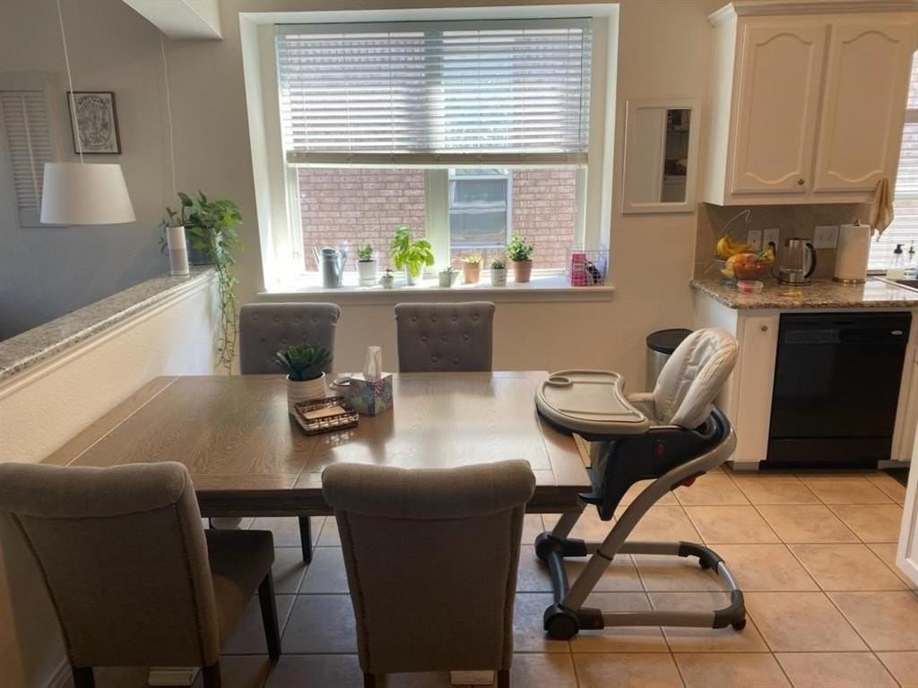 3817 Summersville Lane - Photo 4 of 18