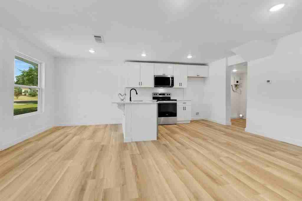 4367 Alamo Avenue - Photo 7 of 25