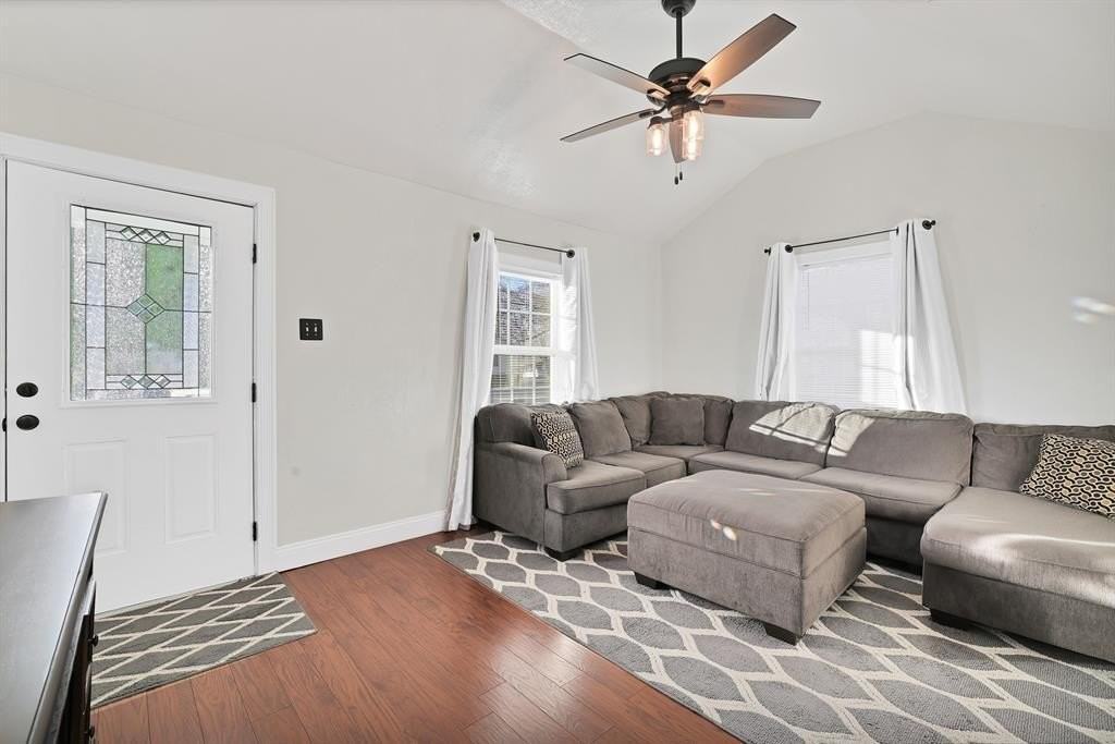 209 North Texas Street - Photo 7 of 28