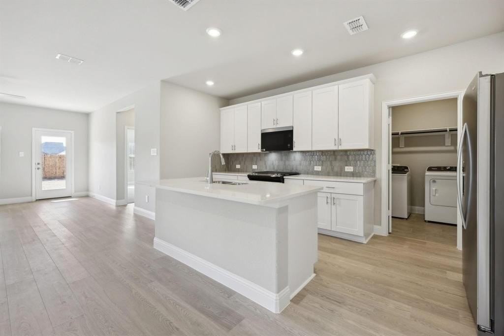 1210 Booker Dr - Photo 4 of 25