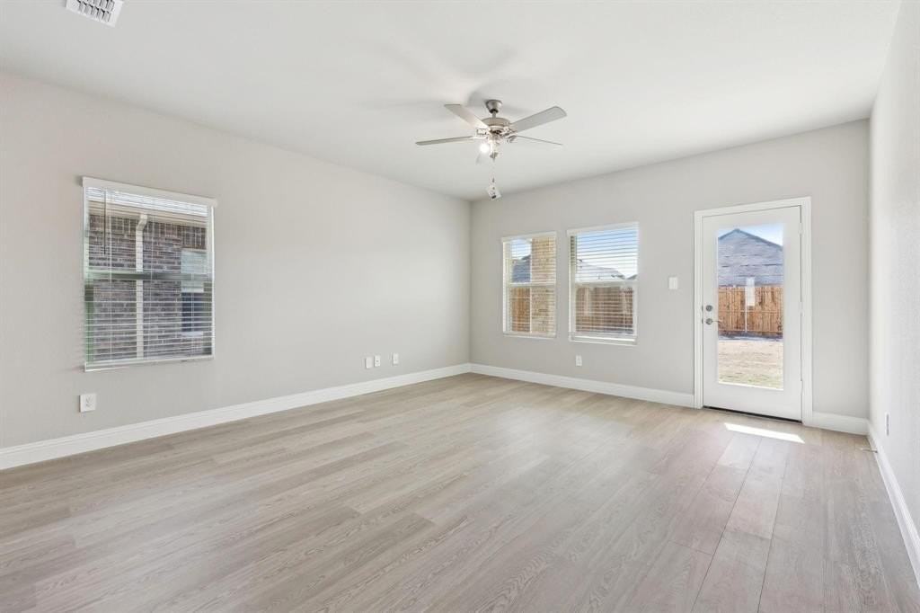 1210 Booker Dr - Photo 7 of 25