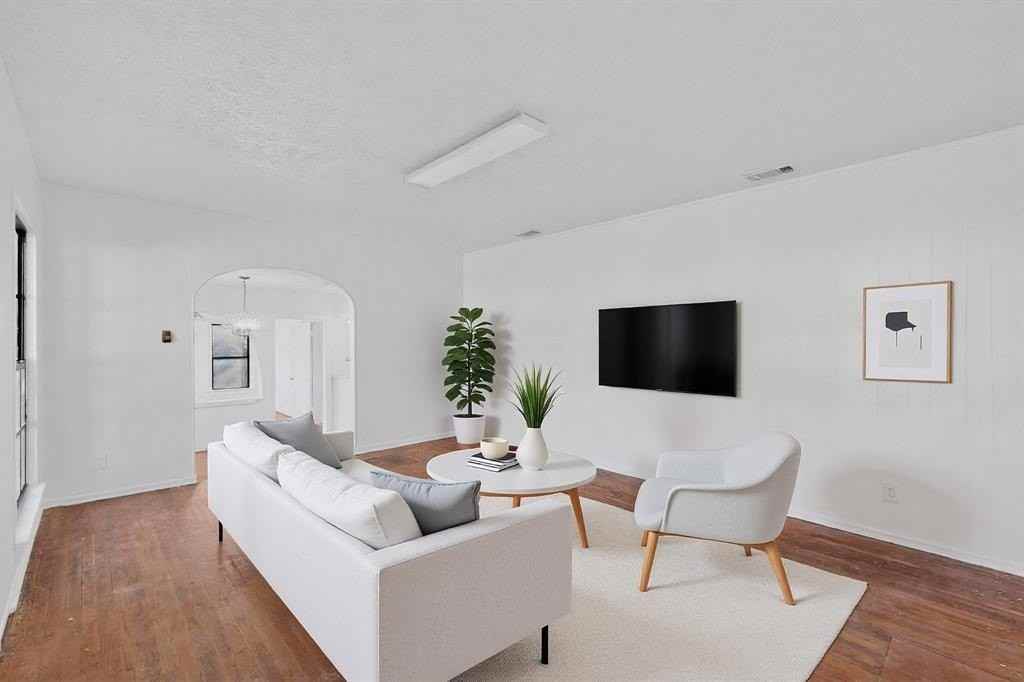 1108 Winters Street - Photo 6 of 35